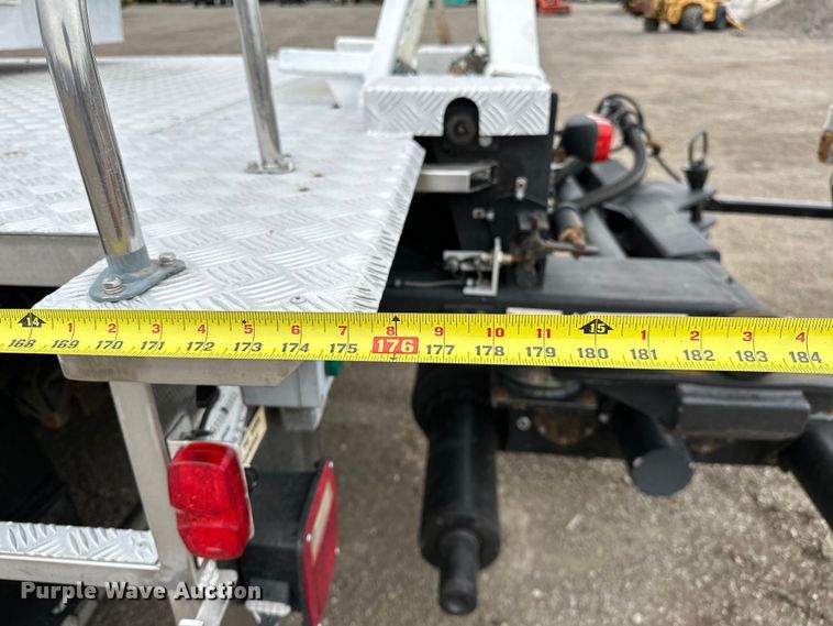 image for item EG1389 1999 International  4700 bridge inspection truck