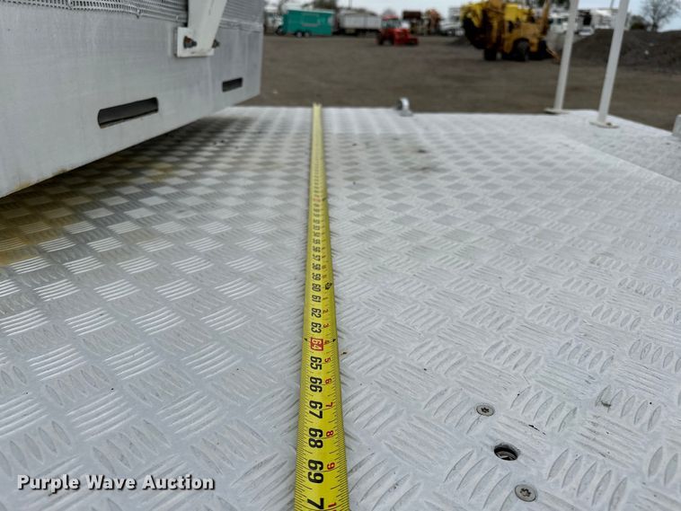 image for item EG1389 1999 International  4700 bridge inspection truck