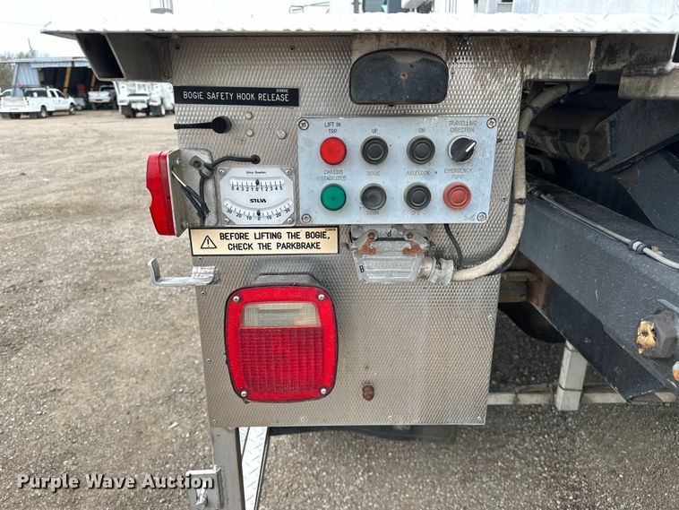 image for item EG1389 1999 International  4700 bridge inspection truck