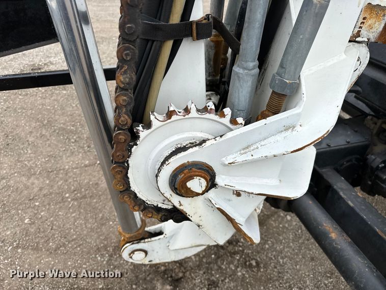 image for item EG1389 1999 International  4700 bridge inspection truck