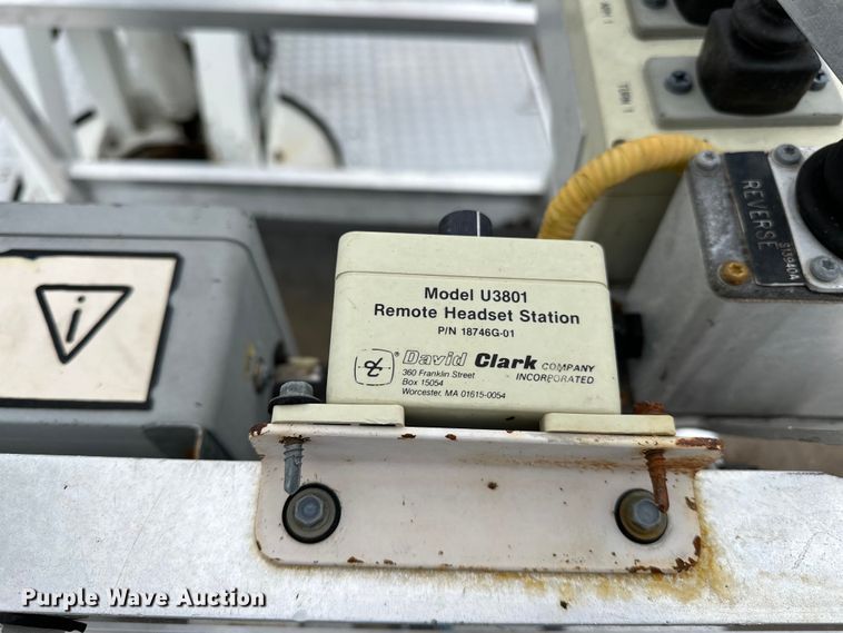 image for item EG1389 1999 International  4700 bridge inspection truck