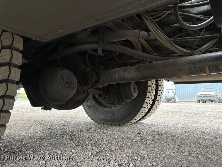 image for item EG1389 1999 International  4700 bridge inspection truck