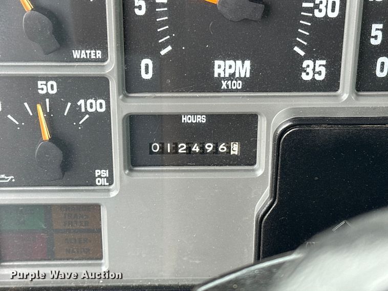 image for item EG1389 1999 International  4700 bridge inspection truck