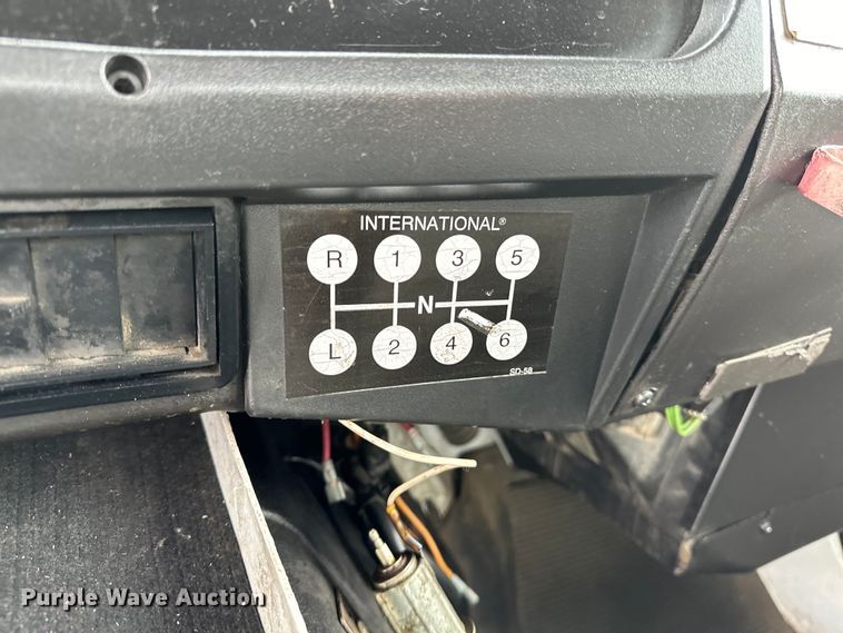 image for item EG1389 1999 International  4700 bridge inspection truck