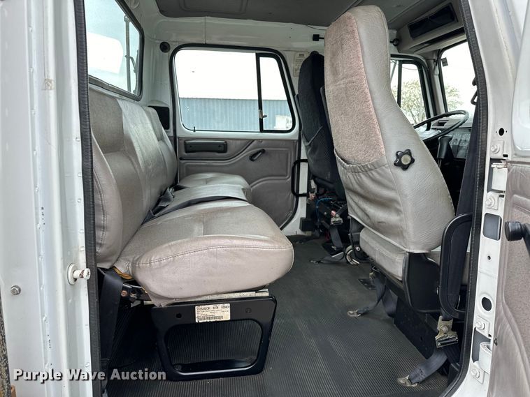 image for item EG1389 1999 International  4700 bridge inspection truck