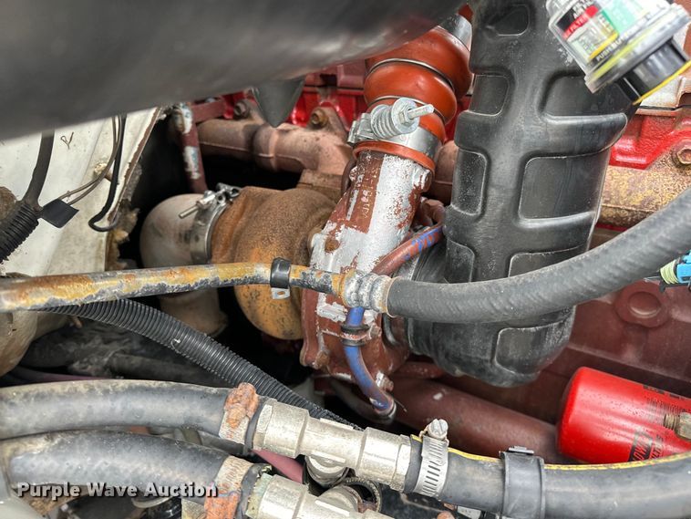 image for item EG1389 1999 International  4700 bridge inspection truck