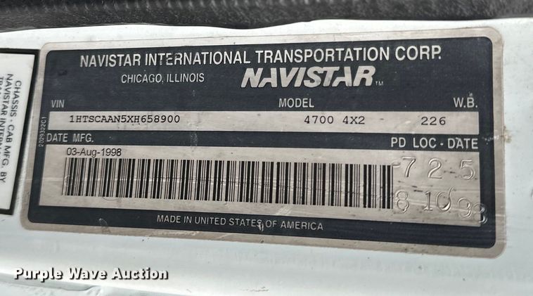 image for item EG1389 1999 International  4700 bridge inspection truck