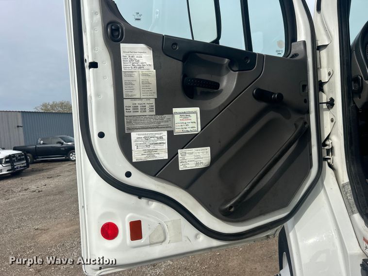 image for item EG1397 2012 Freightliner  M2 Business Class bucket truck