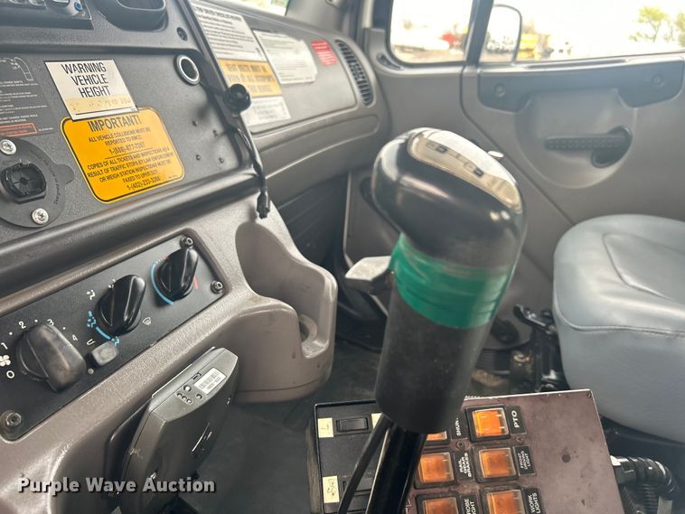 image for item EG1397 2012 Freightliner  M2 Business Class bucket truck