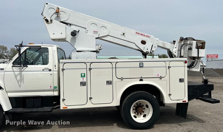 image for item EG1400 1997 Ford F800 bucket truck