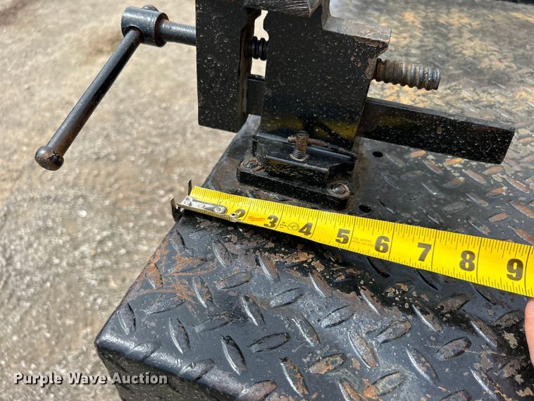 image for item EG1400 1997 Ford F800 bucket truck