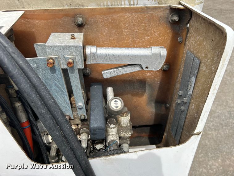 image for item EG1400 1997 Ford F800 bucket truck