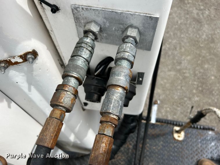 image for item EG1400 1997 Ford F800 bucket truck