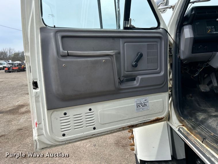 image for item EG1400 1997 Ford F800 bucket truck