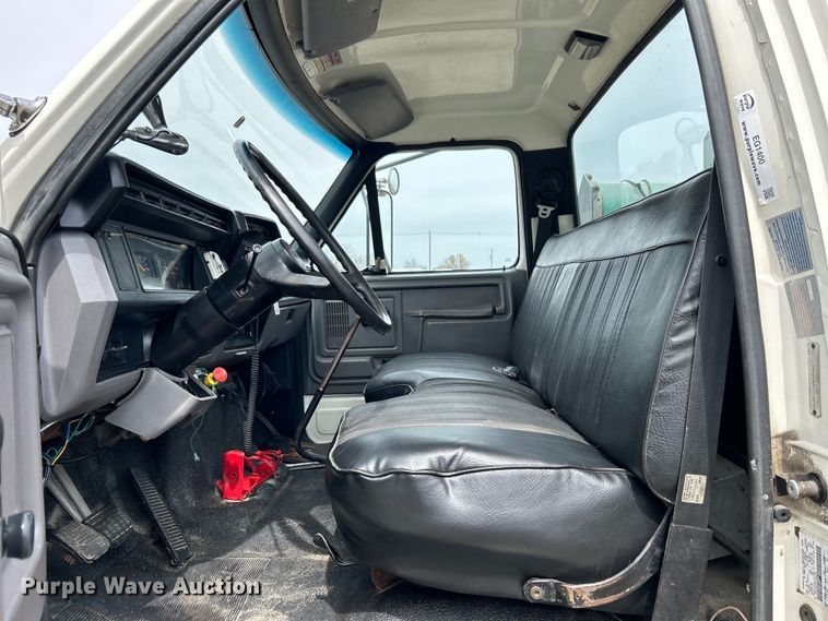 image for item EG1400 1997 Ford F800 bucket truck