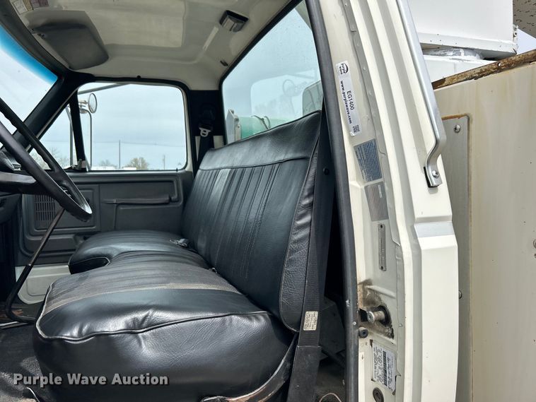 image for item EG1400 1997 Ford F800 bucket truck