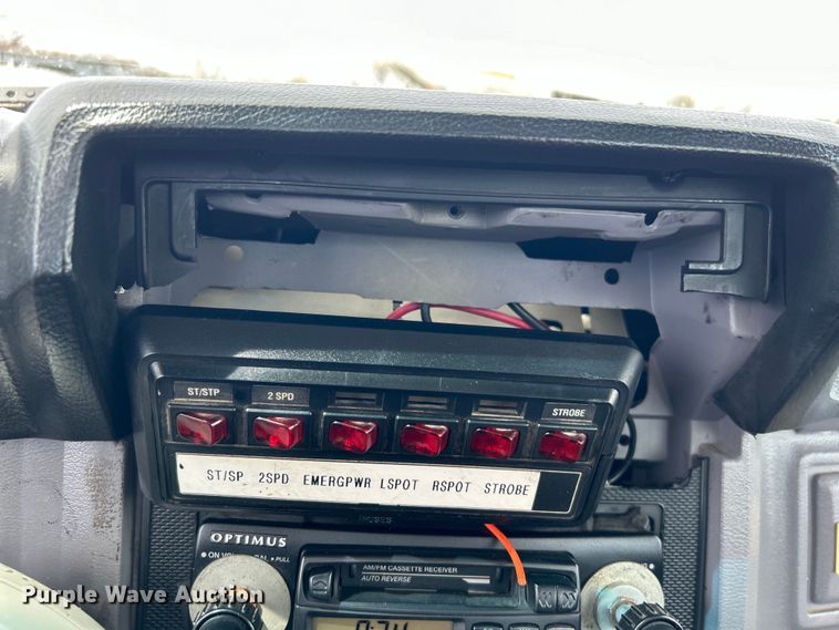 image for item EG1400 1997 Ford F800 bucket truck