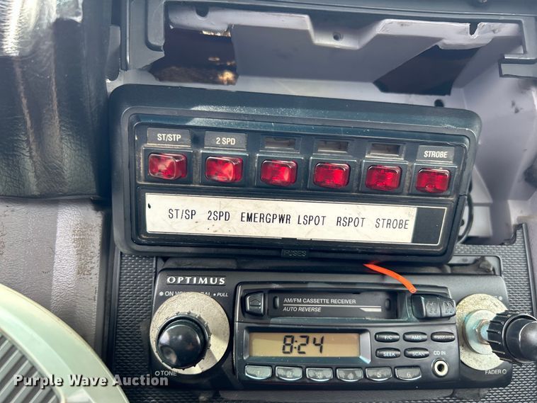 image for item EG1400 1997 Ford F800 bucket truck