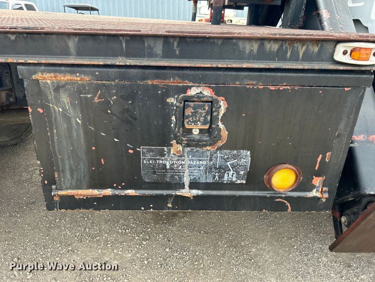 image for item EG1401 1991 GMC Topkick C6500 bucket truck