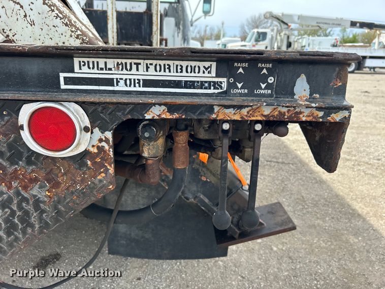 image for item EG1401 1991 GMC Topkick C6500 bucket truck