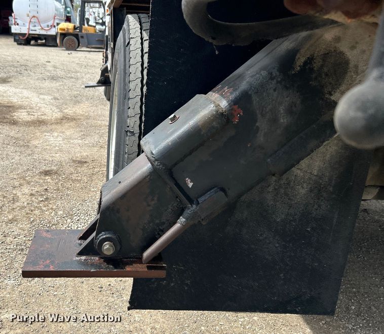 image for item EG1401 1991 GMC Topkick C6500 bucket truck