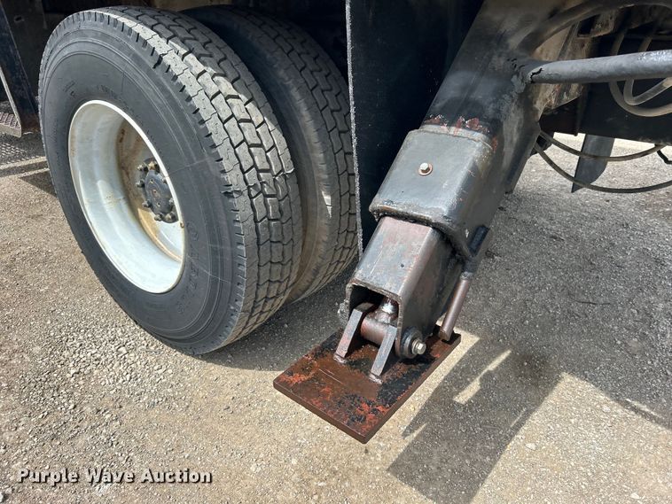 image for item EG1401 1991 GMC Topkick C6500 bucket truck