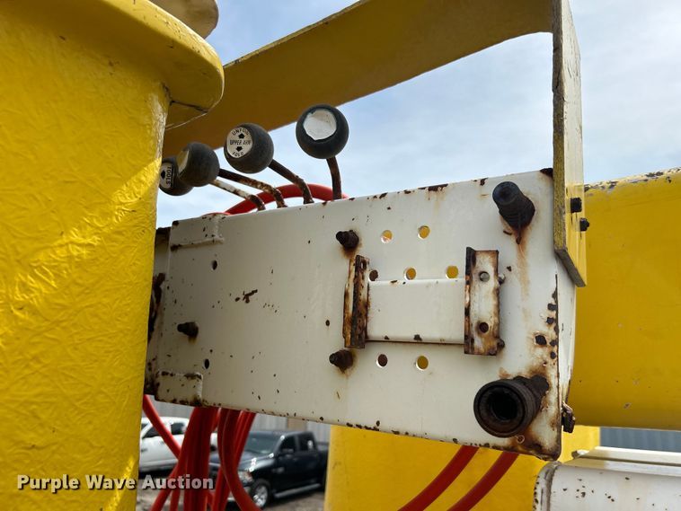 image for item EG1401 1991 GMC Topkick C6500 bucket truck