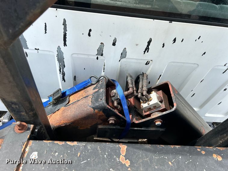 image for item EG1401 1991 GMC Topkick C6500 bucket truck