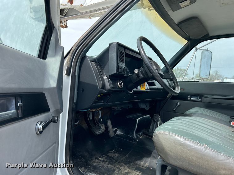 image for item EG1401 1991 GMC Topkick C6500 bucket truck