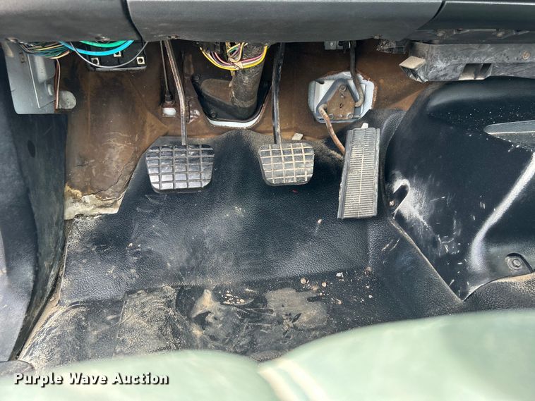 image for item EG1401 1991 GMC Topkick C6500 bucket truck