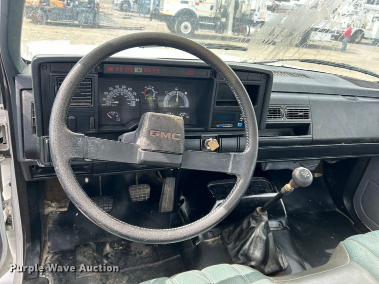 image for item EG1401 1991 GMC Topkick C6500 bucket truck