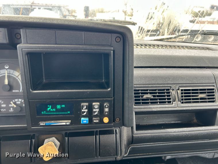 image for item EG1401 1991 GMC Topkick C6500 bucket truck