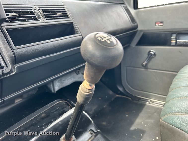 image for item EG1401 1991 GMC Topkick C6500 bucket truck