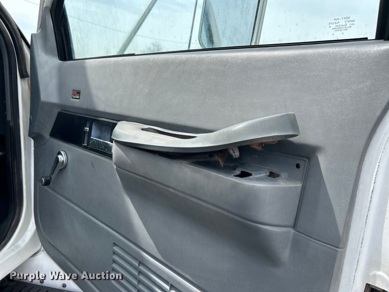 image for item EG1401 1991 GMC Topkick C6500 bucket truck