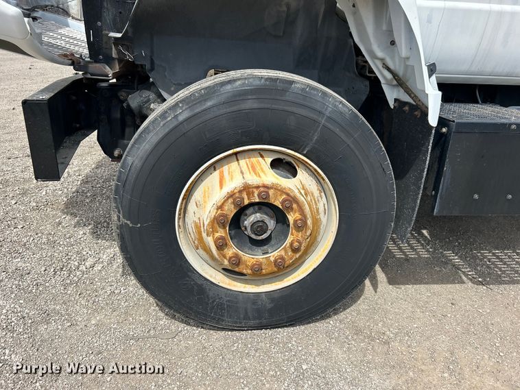 image for item EG1401 1991 GMC Topkick C6500 bucket truck