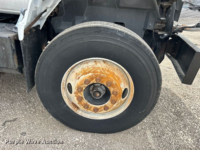 image for item EG1401 1991 GMC Topkick C6500 bucket truck