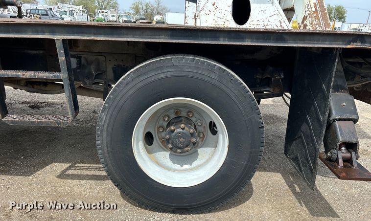 image for item EG1401 1991 GMC Topkick C6500 bucket truck