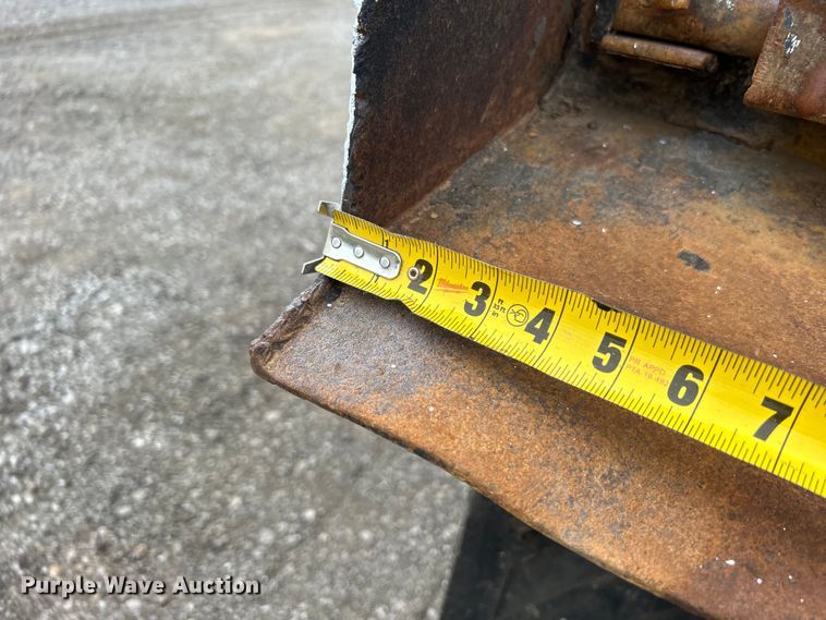 image for item EG1404 2007 Sterling L-Line dump truck