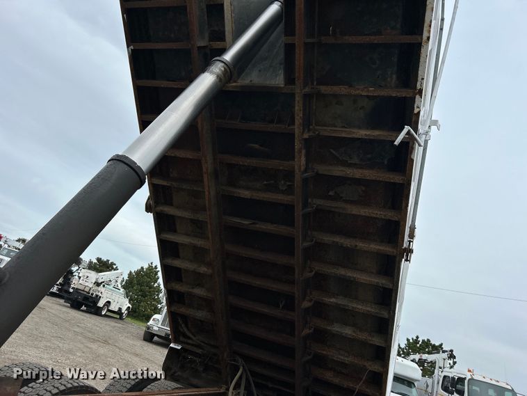 image for item EG1404 2007 Sterling L-Line dump truck