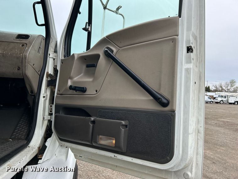 image for item EG1404 2007 Sterling L-Line dump truck