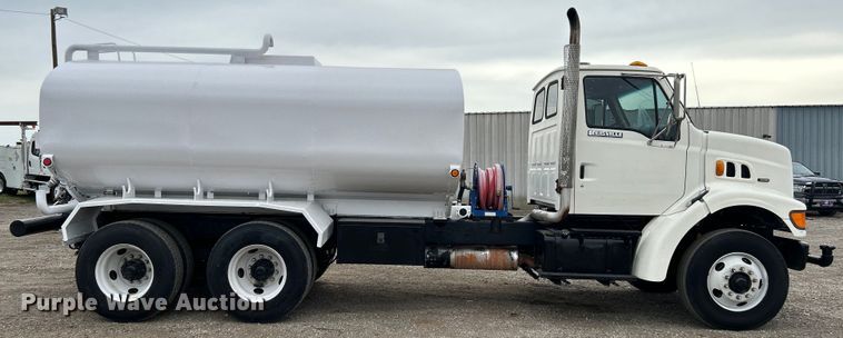 image for item EG1405 1998 Ford LNT8000 water truck