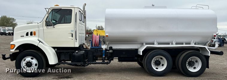 image for item EG1405 1998 Ford LNT8000 water truck