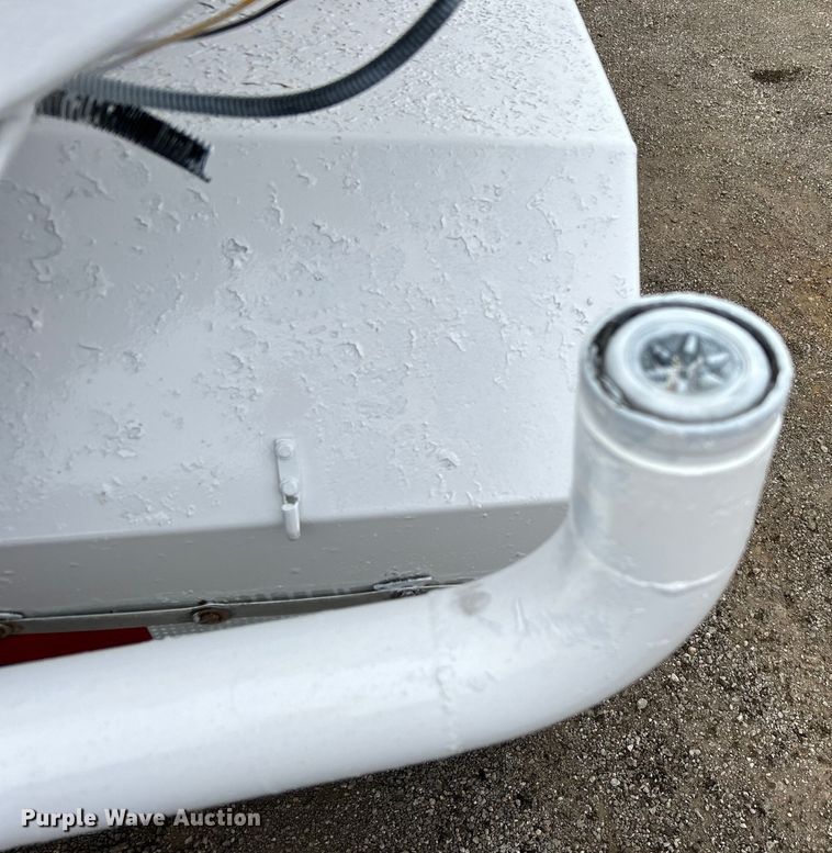 image for item EG1405 1998 Ford LNT8000 water truck