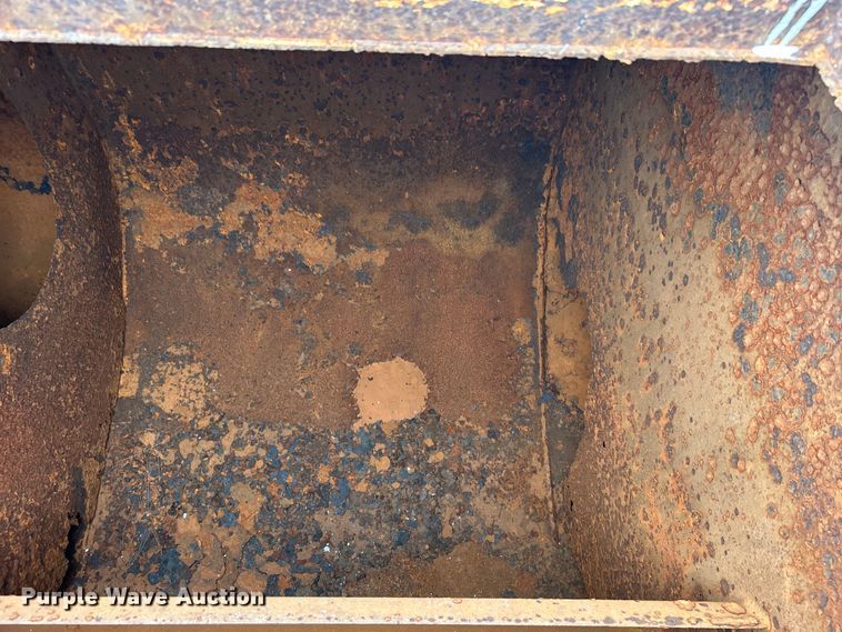 image for item EG1405 1998 Ford LNT8000 water truck