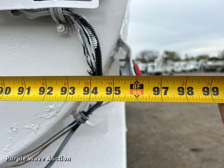 image for item EG1405 1998 Ford LNT8000 water truck