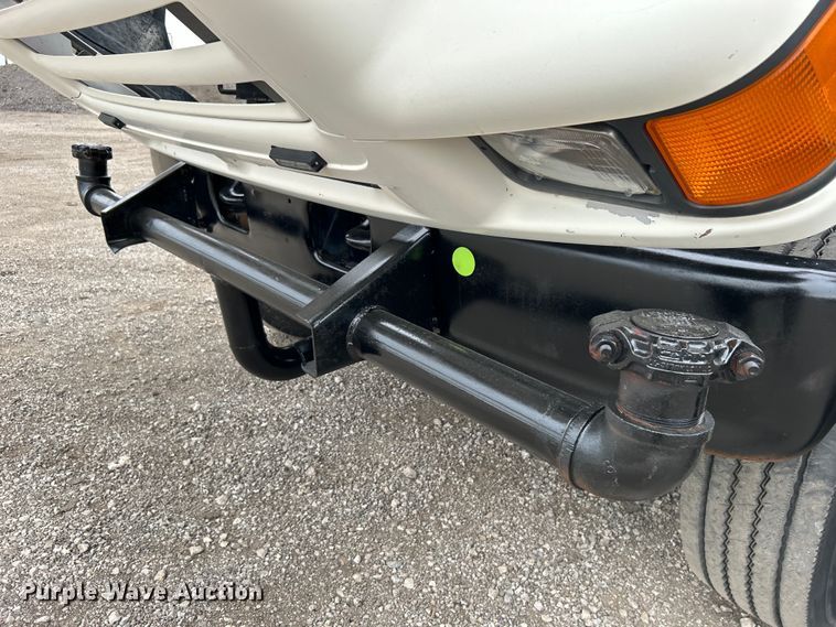 image for item EG1405 1998 Ford LNT8000 water truck