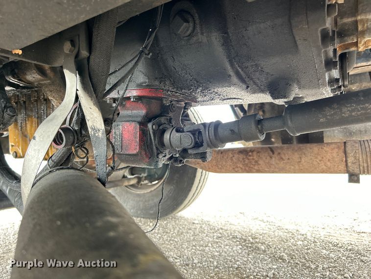 image for item EG1405 1998 Ford LNT8000 water truck