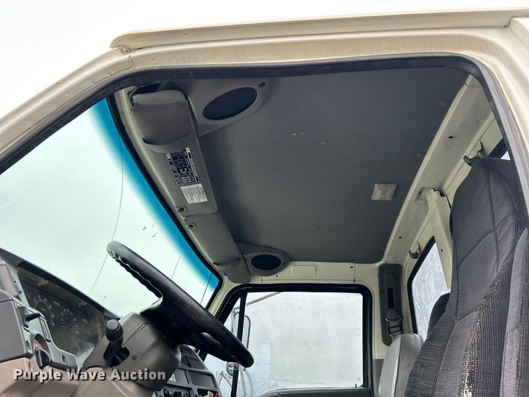 image for item EG1405 1998 Ford LNT8000 water truck