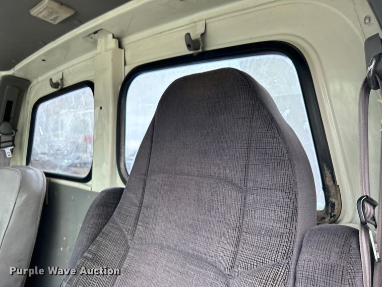 image for item EG1405 1998 Ford LNT8000 water truck