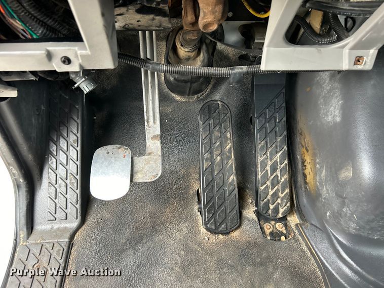 image for item EG1405 1998 Ford LNT8000 water truck